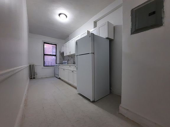 5th image of 4109 9th Ave #312