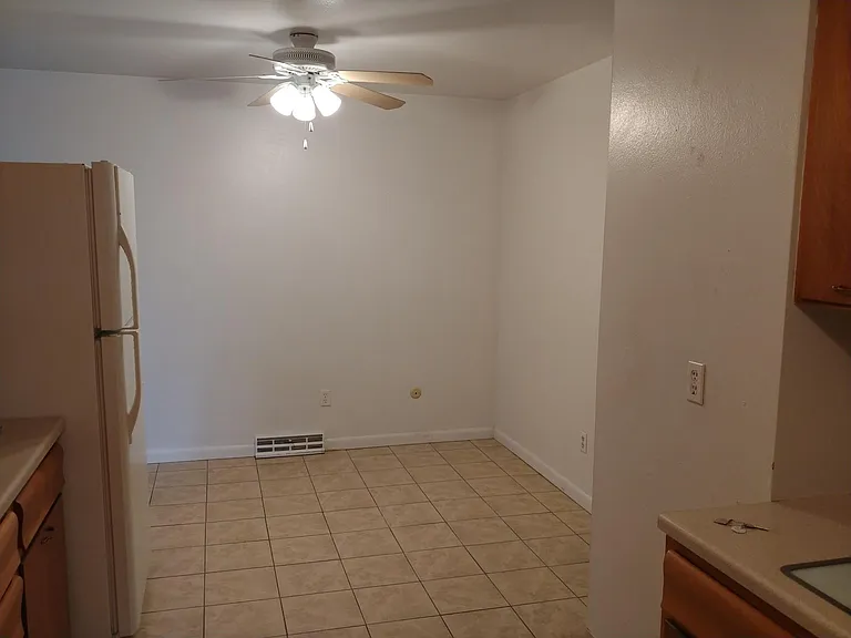 1725 Oxford Dr #2 — Photo 3