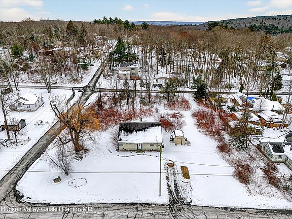 2nd image of 51 Laurel Trail