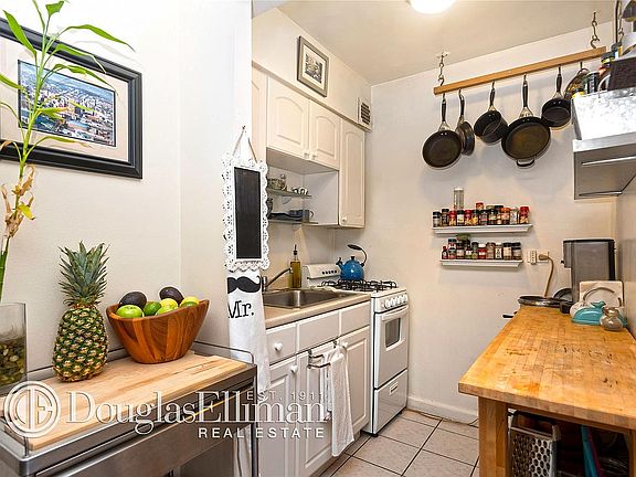 4th image of 54 E 8th St Unit 5U