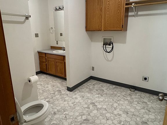 4th image of 1627 Poplar St #1