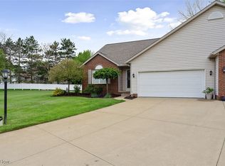 10382 Sudbury Cir NW, North Canton, OH