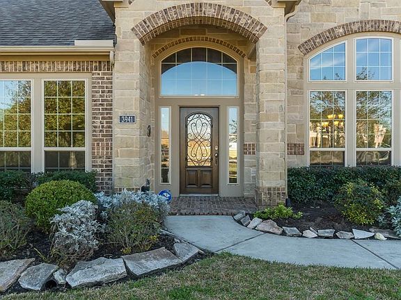 4th image of 3941 Sunset Terrace Dr