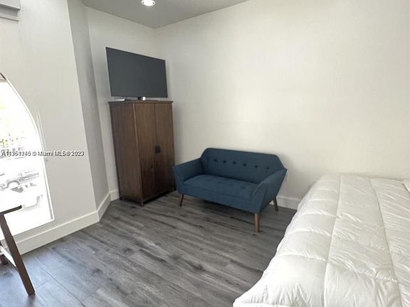 4th image of 2314 Ponce De Leon Blvd #204