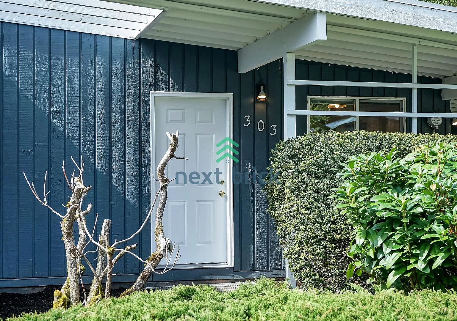 Charming 4 Bed 2 Bath Single Family for Rent in Bellevue! — Photo 2