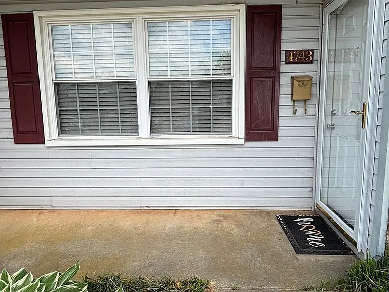 4743 Champion Ct — Photo 10
