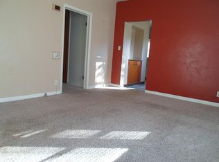 925 S Chippewa Ave, Freeport, IL 61032