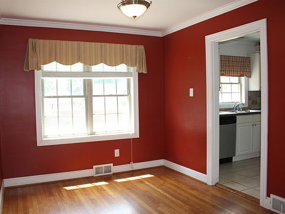 4th image of 430 Kingswood