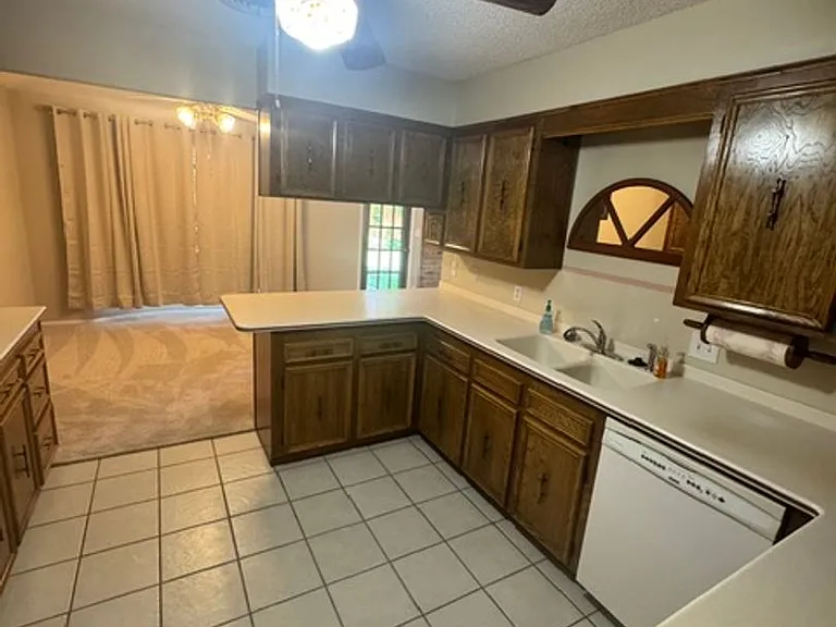3134 Winterhawk Dr — Photo 8