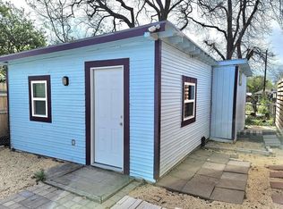1526 E Crockett St #B, San Antonio, TX 78202