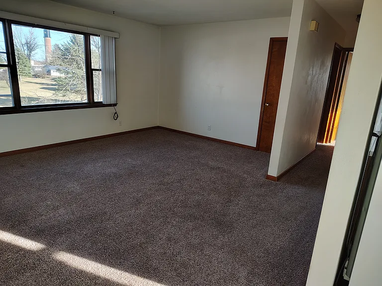 301 Chestnut St #4 — Photo 8