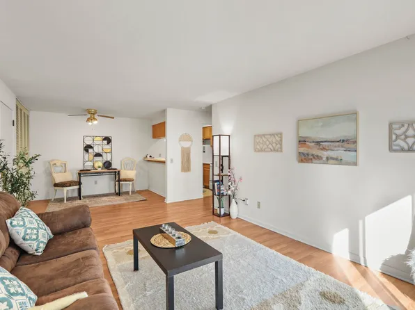 4318 Melody Ln APT 204, Madison, WI 53704