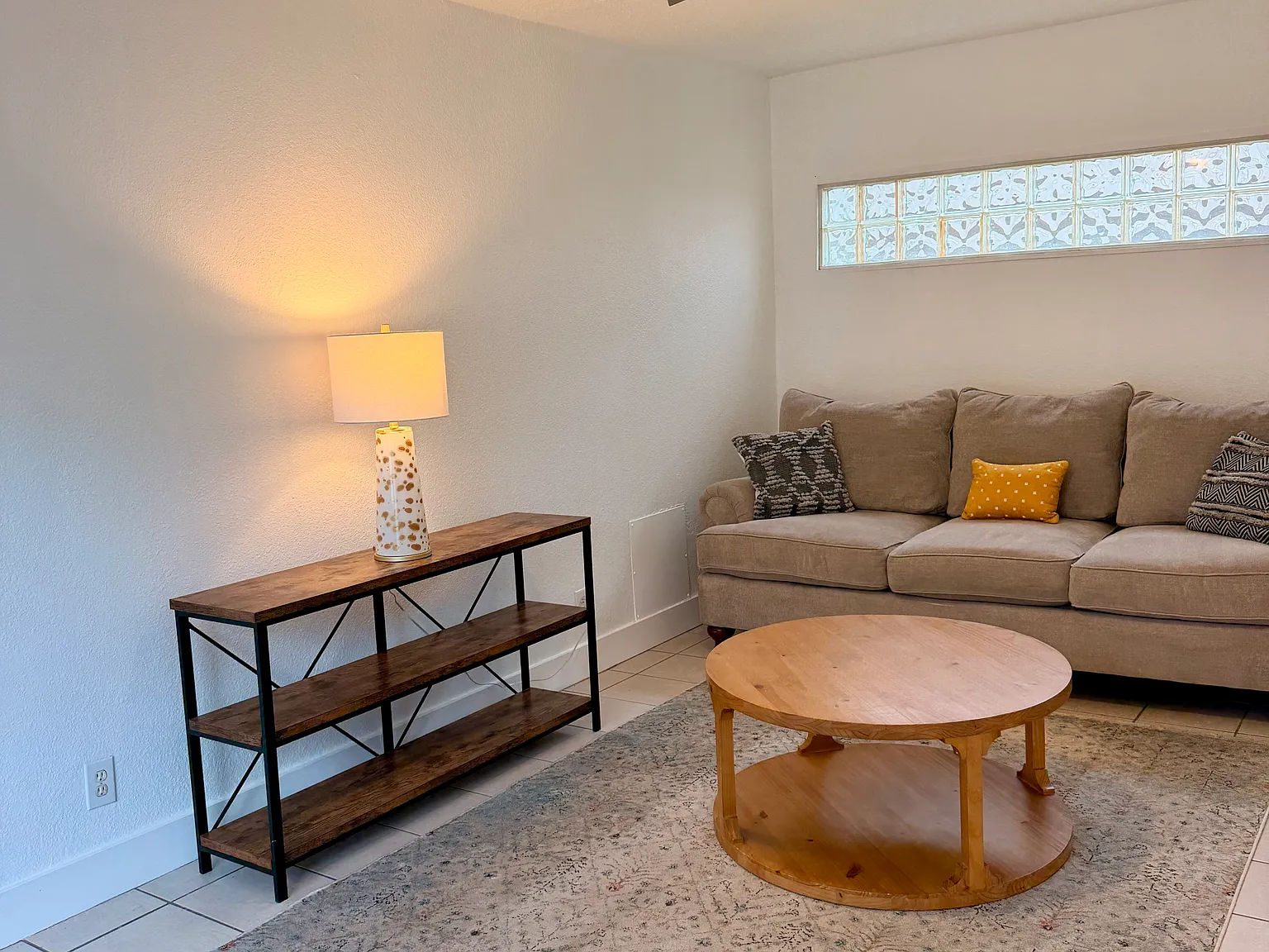 3 bed, 1030 sqft, $2,495 — Photo 3