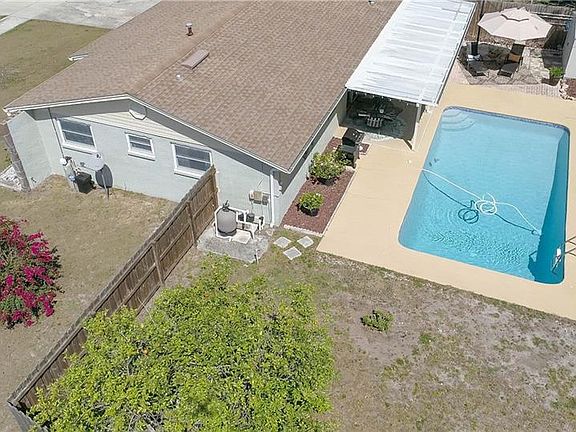 4th image of 1001 Fairwood Ave
