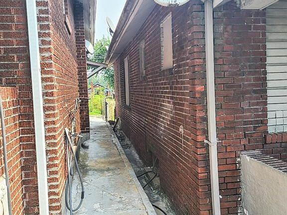 5th image of 4446 Kenneth Pl