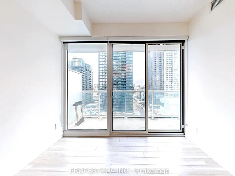 17 Bathurst St #1209 — Photo 9