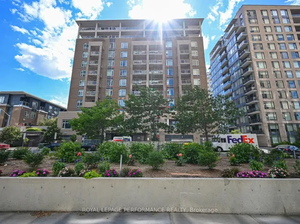 100 Champagne Ave S #903, Ottawa, ON K1S 4P4