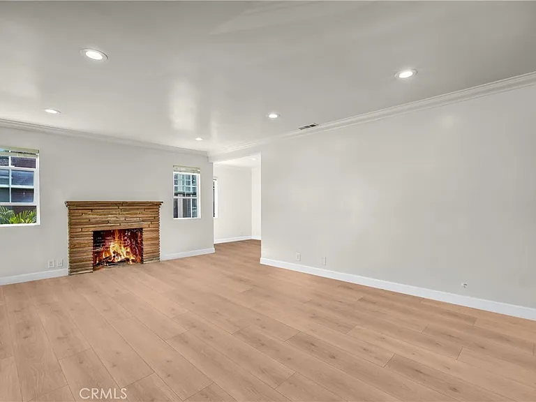 712 W Longden Ave — Photo 18