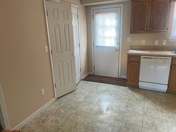 4th image of 303 Noble St APT A