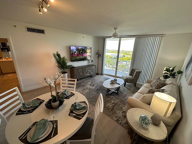 1551 N Flagler Dr #708 — Photo 3