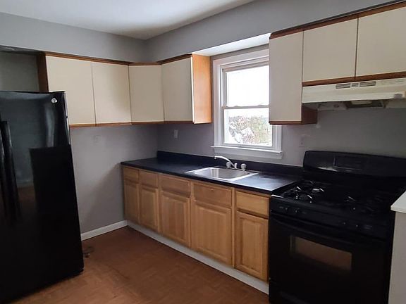3rd image of 3 Abby Park Ln Floor 1