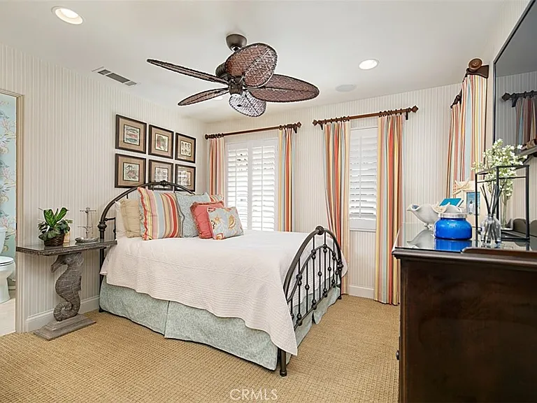 208 E Balboa Blvd — Photo 25