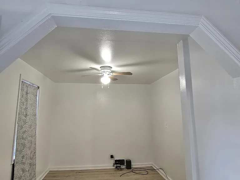 629 W Watson St — Photo 43