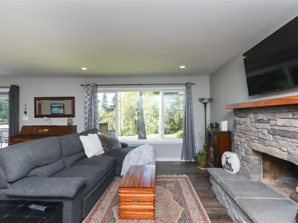 280 Glacier View Dr, Comox, BC V9M 1G5