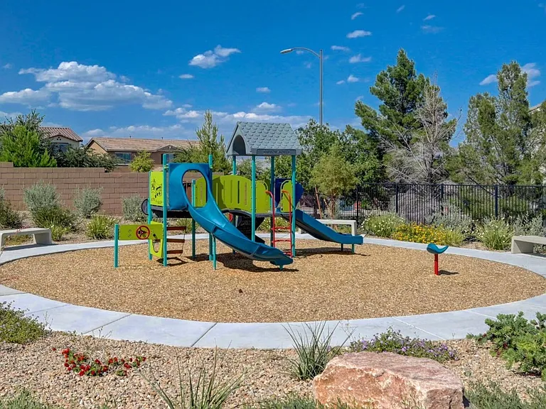 10772 Paget Ct — Photo 42