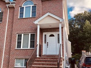 27 Malibu Ct #2, Staten Island, NY 10309