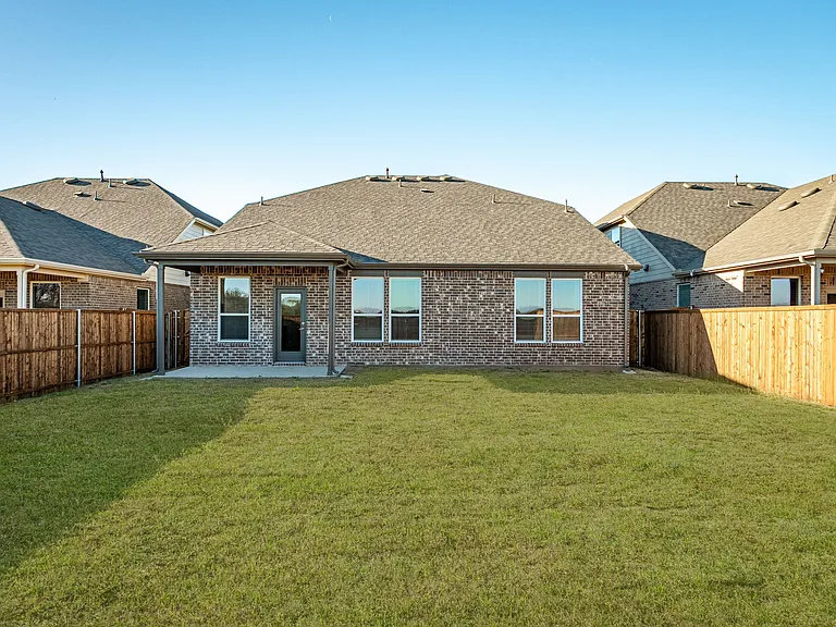 1421 Elijah Dr — Photo 17