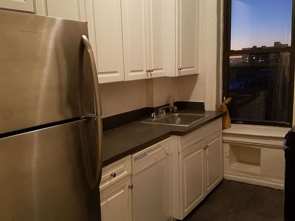 1st image of 307 12th St APT 22