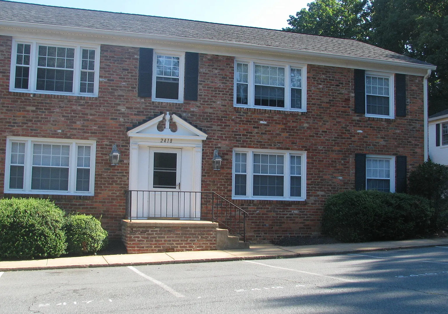 Hessian Hills Apts — Photo 1