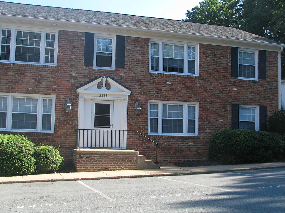 Hessian Hills Apts