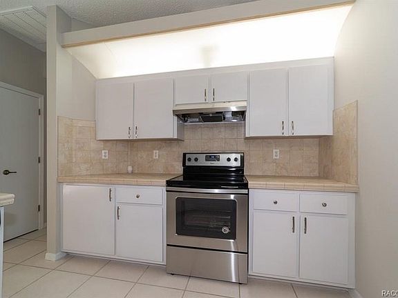 3rd image of 7961 N Fieldstone Dr