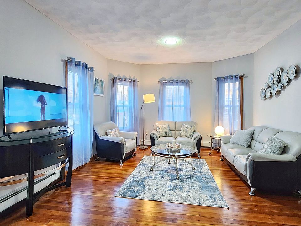 1st image of 9 Sachem St #1