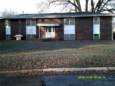 303 & 307 E 16th N St, Newton, IA, 50208