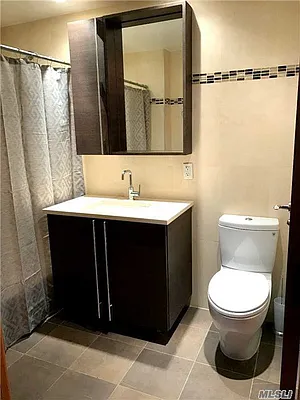 Sold by RE MAX Central Properties | media 13