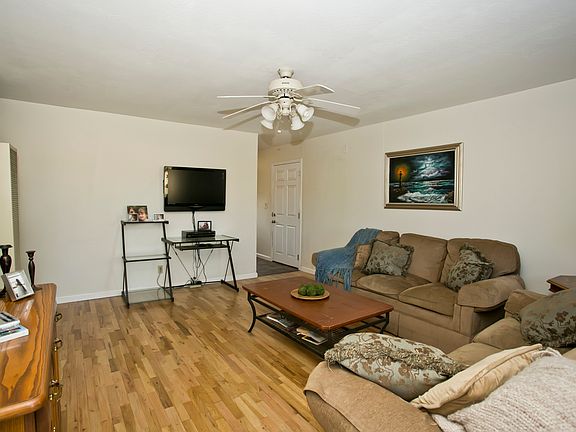 2nd image of 236 W. Whittier Ave