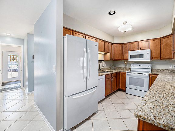 3rd image of 4128 W Centre Ave APT 206