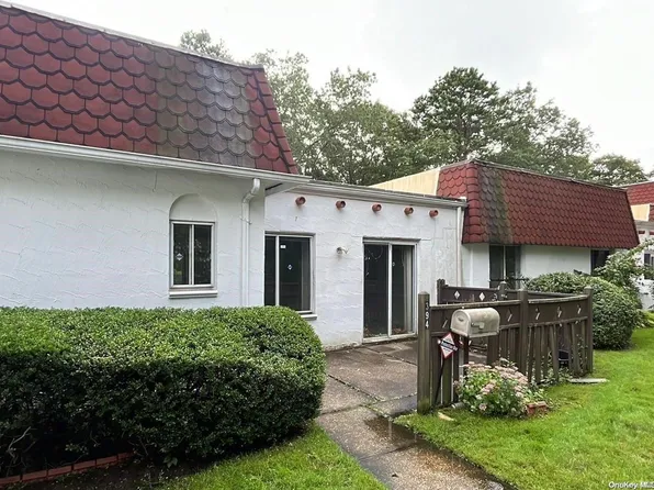 394 Birchwood Road #394, Medford, NY 11763