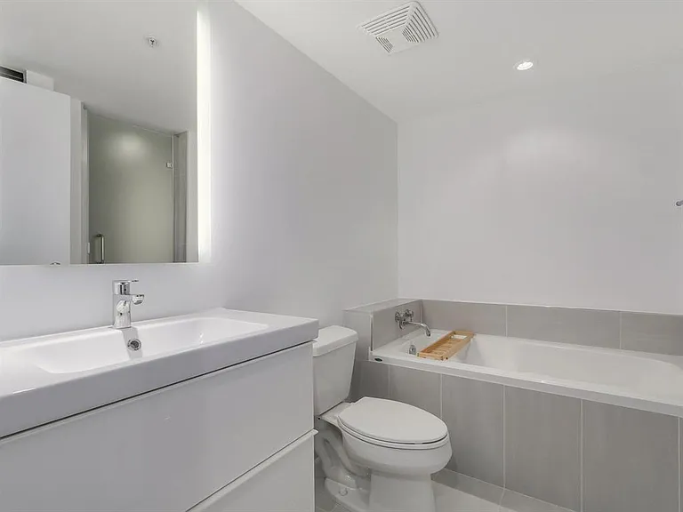 1055 Homer St #1405 — Photo 15
