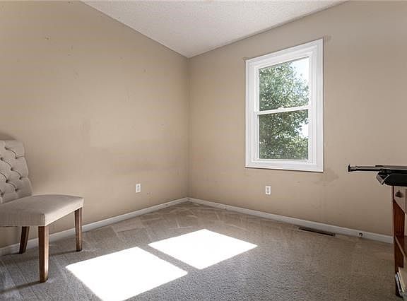 4th image of 10308 N Grand Ave