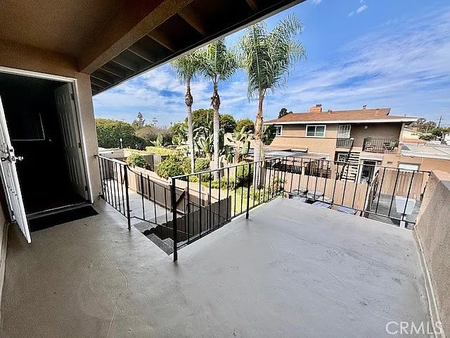 17102 Emerald Ln #E — Photo 7