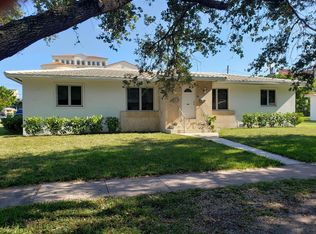 200 Velarde Ave, Coral Gables, FL 33134