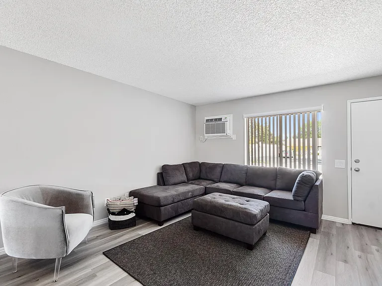 Myers Terrace Apartments — Photo 6