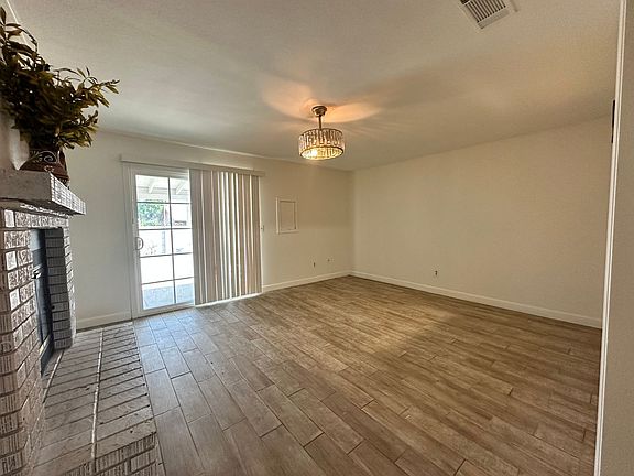 5th image of 27049 Cypress St