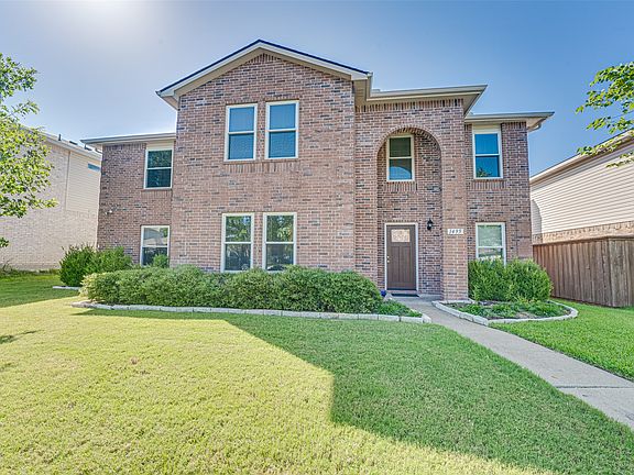 2nd image of 1495 Hickory Creek Ln
