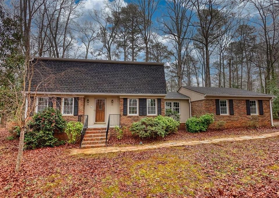 1st image of 30 Meadow Ln