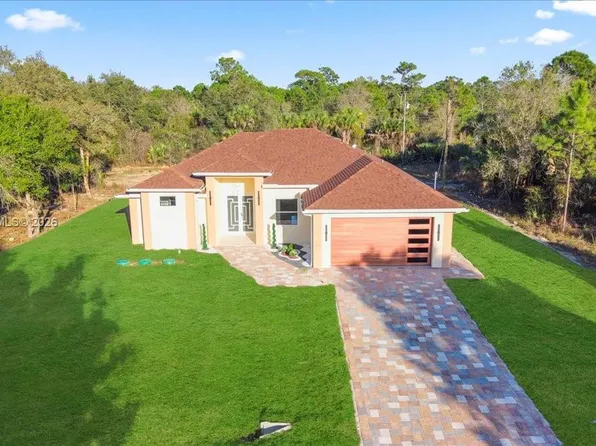 1618 Richmond Ave N, Lehigh Acres, FL 33972